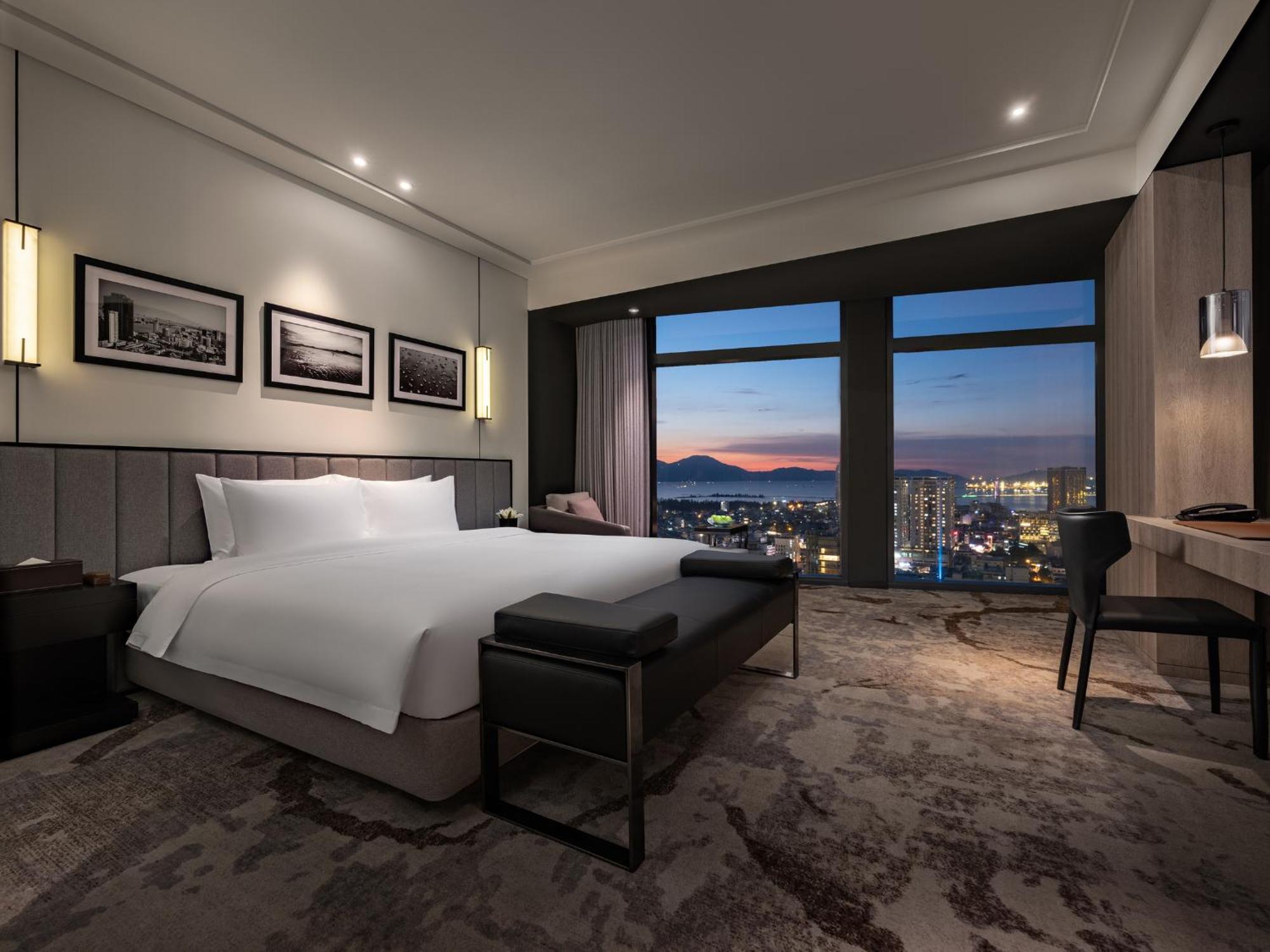 Crowne Plaza Danang City Centre By Ihg Экстерьер фото