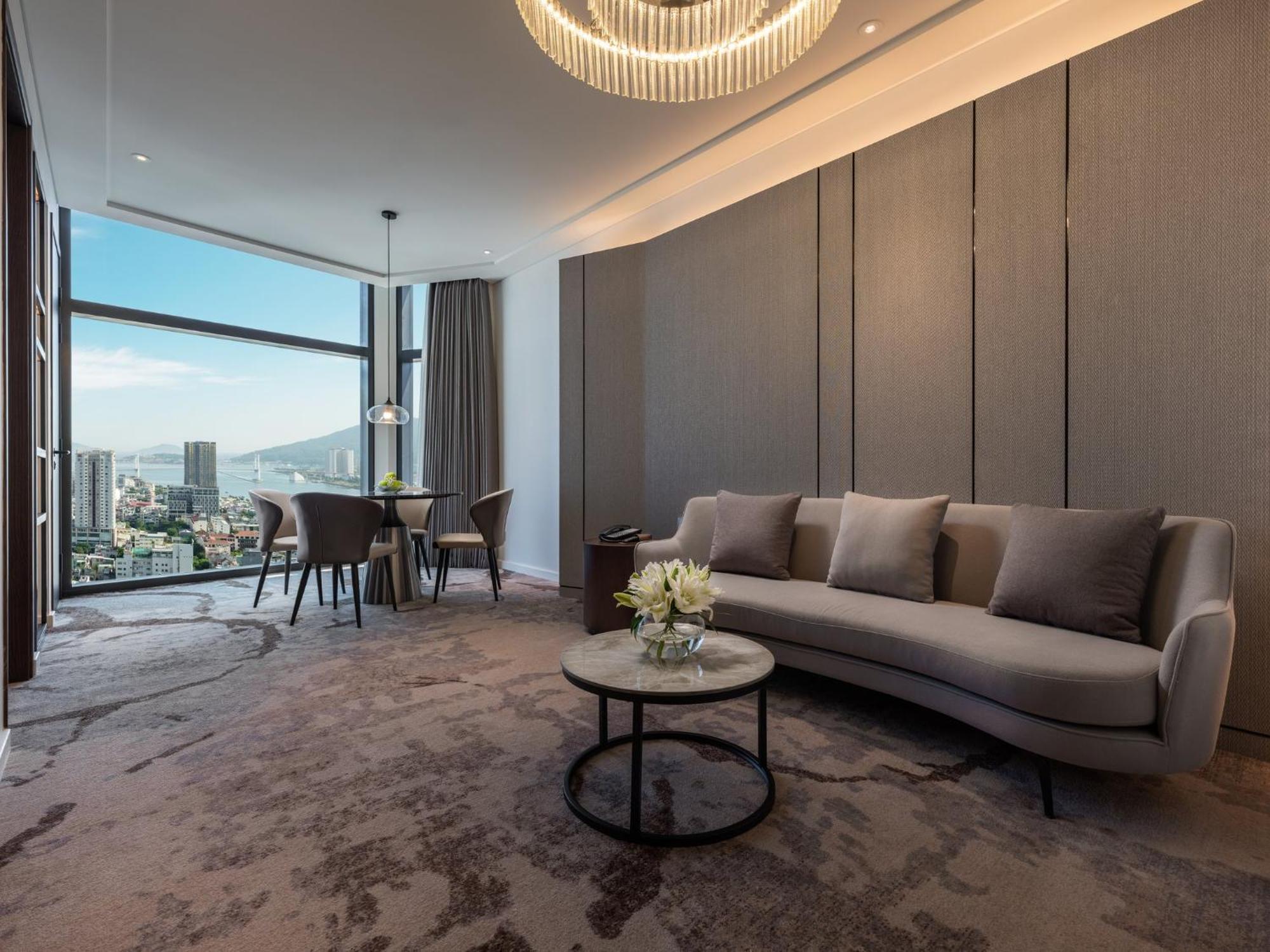 Crowne Plaza Danang City Centre By Ihg Экстерьер фото
