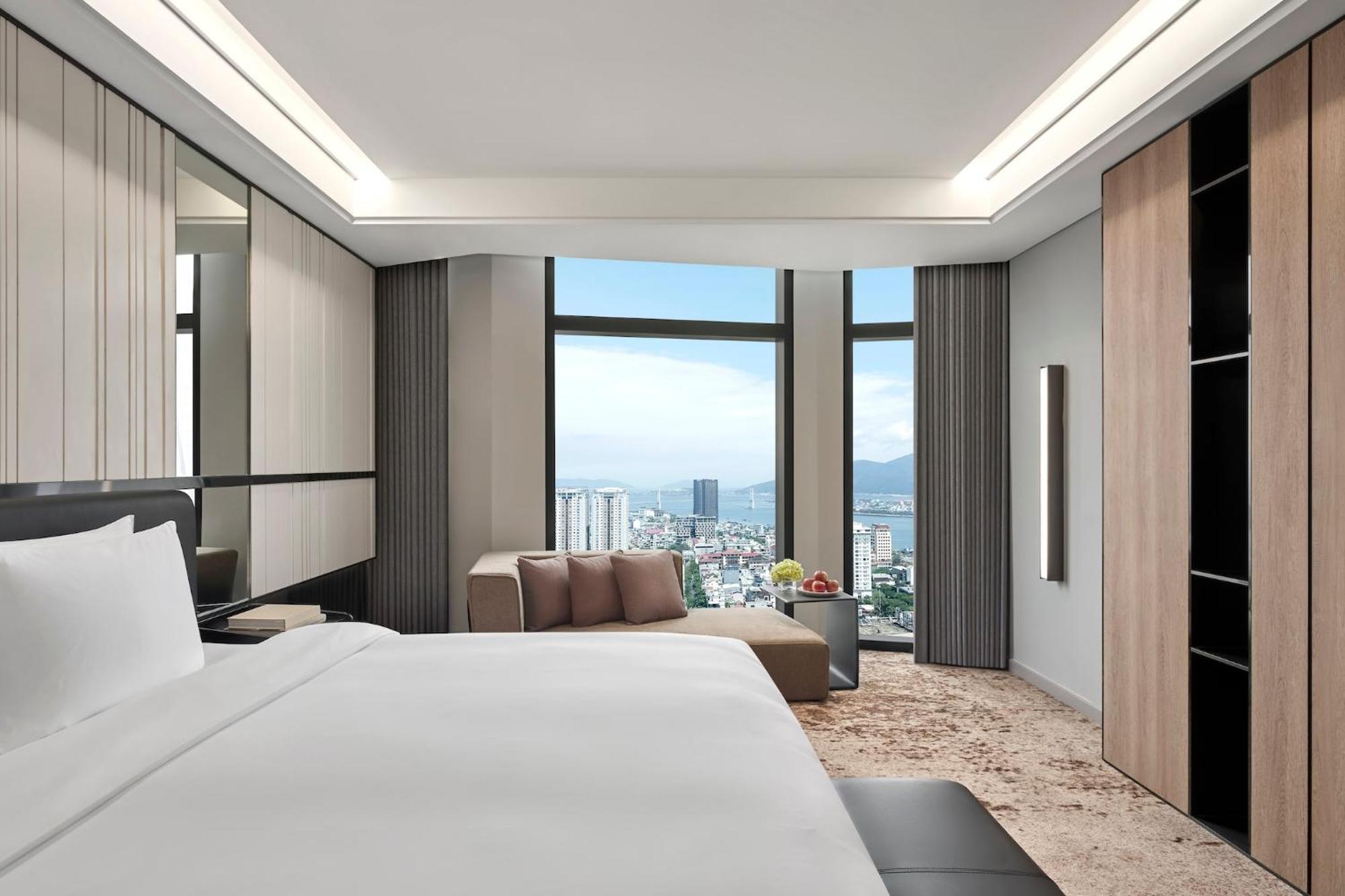 Crowne Plaza Danang City Centre By Ihg Экстерьер фото